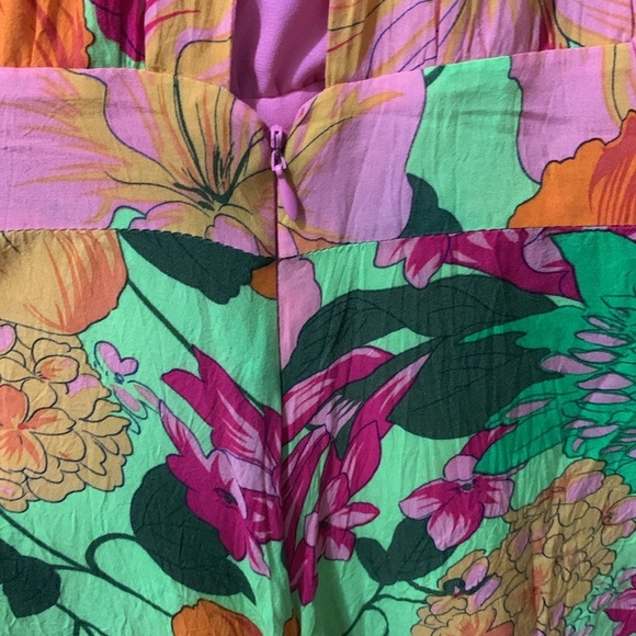 LUCY LOVE Vibrant Floral Sleeveless Romper size M - Picture 4 of 6